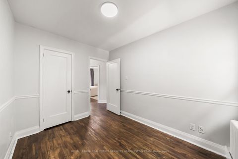 Photo 20 at 770 Eglinton Avenue E, Leaside, Toronto