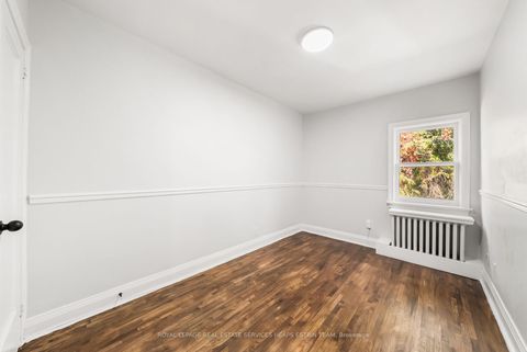 Photo 21 at 770 Eglinton Avenue E, Leaside, Toronto