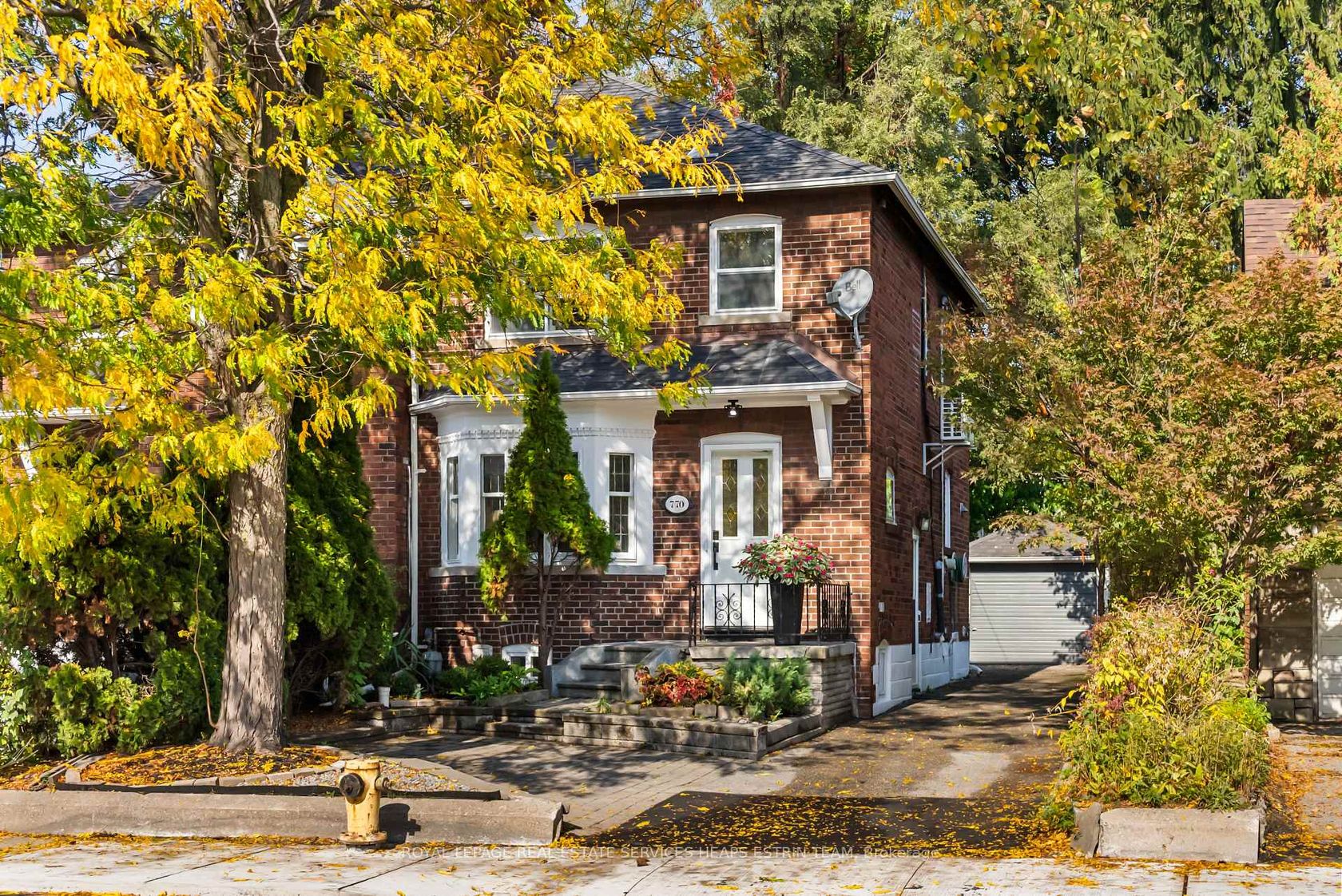 770 Eglinton Avenue E, Leaside, Toronto 