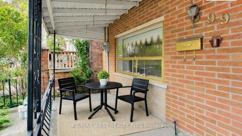 Photo 2 at 99 Euclid Avenue, Bellwoods, Toronto