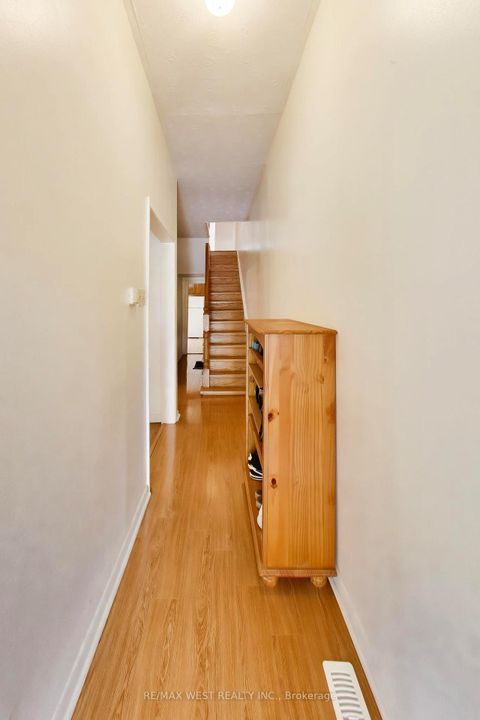 Photo 5 at 99 Euclid Avenue, Bellwoods, Toronto