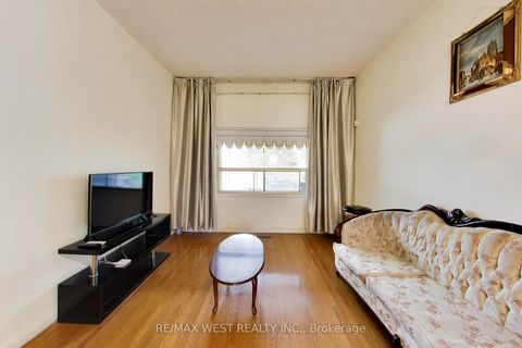 Photo 9 at 99 Euclid Avenue, Bellwoods, Toronto