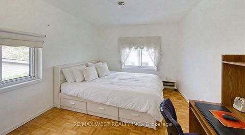 Photo 21 at 99 Euclid Avenue, Bellwoods, Toronto