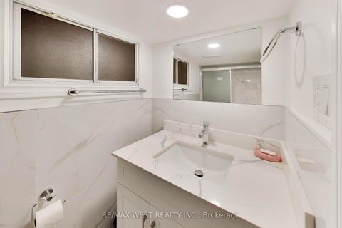 Photo 23 at 99 Euclid Avenue, Bellwoods, Toronto