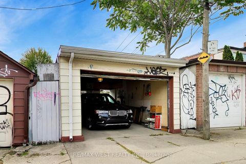 Photo 27 at 99 Euclid Avenue, Bellwoods, Toronto