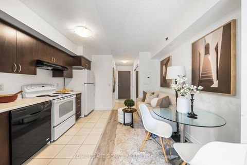 Photo 2 at 721 - 35 Saranac Boulevard, Lawrence, Toronto