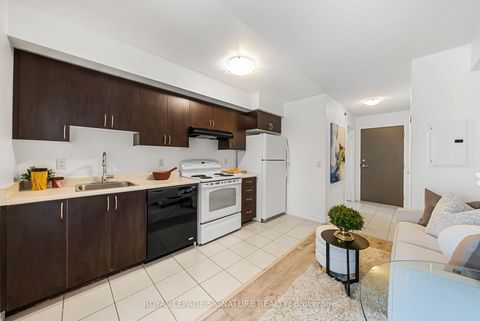 Photo 3 at 721 - 35 Saranac Boulevard, Lawrence, Toronto