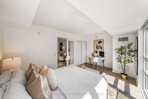 Photo 6 at 721 - 35 Saranac Boulevard, Lawrence, Toronto