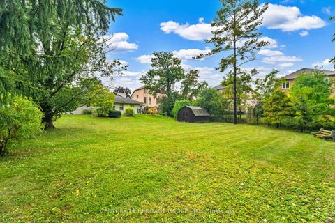 Photo 5 at 22 Poplar Drive, Oak Ridges, Richmond Hill