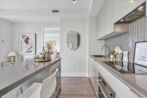 Photo 8 at 3807 - 7 Grenville Street, Bay Street Corridor, Toronto