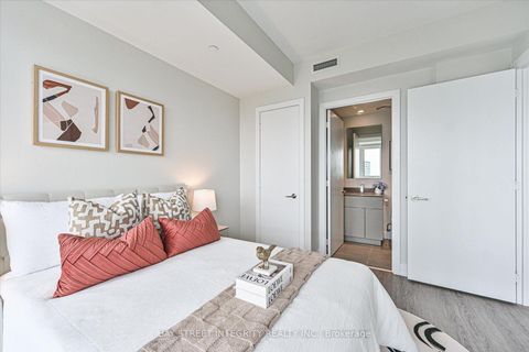 Photo 14 at 3807 - 7 Grenville Street, Bay Street Corridor, Toronto