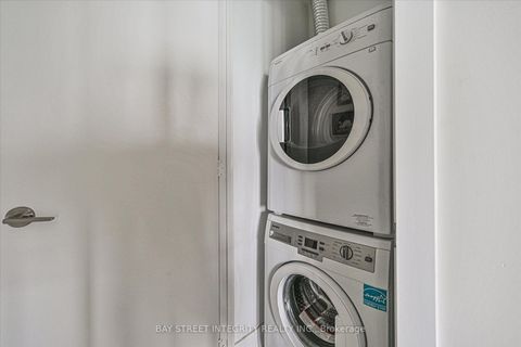 Photo 16 at 3807 - 7 Grenville Street, Bay Street Corridor, Toronto