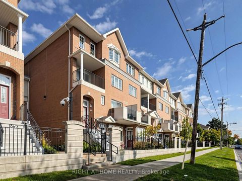 Photo 3 at 322 Grandview Way, Willowdale East, Toronto