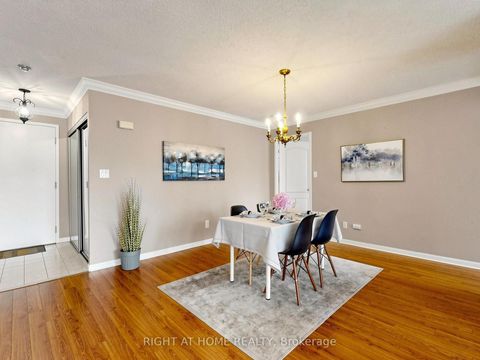 Photo 10 at 322 Grandview Way, Willowdale East, Toronto