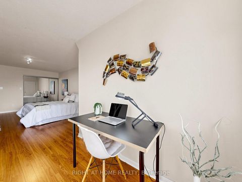 Photo 27 at 322 Grandview Way, Willowdale East, Toronto