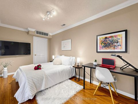 Photo 31 at 322 Grandview Way, Willowdale East, Toronto