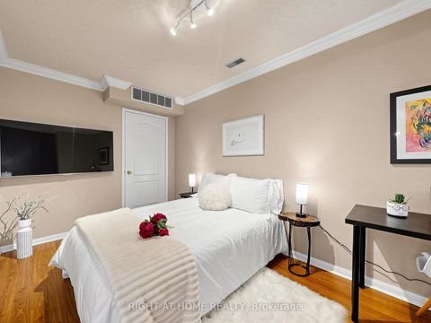 Photo 32 at 322 Grandview Way, Willowdale East, Toronto