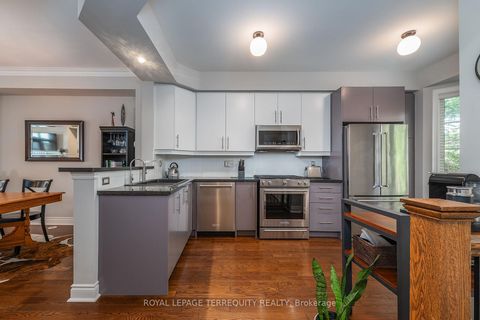 Photo 3 at 9 - 265 Van Dusen Boulevard, City Centre West, Toronto