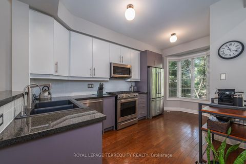 Photo 4 at 9 - 265 Van Dusen Boulevard, City Centre West, Toronto