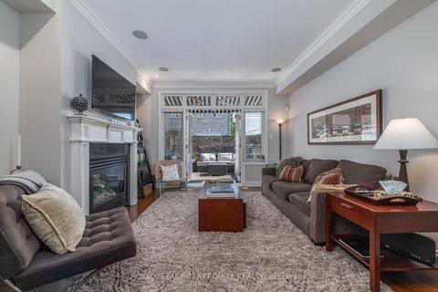 Photo 12 at 9 - 265 Van Dusen Boulevard, City Centre West, Toronto