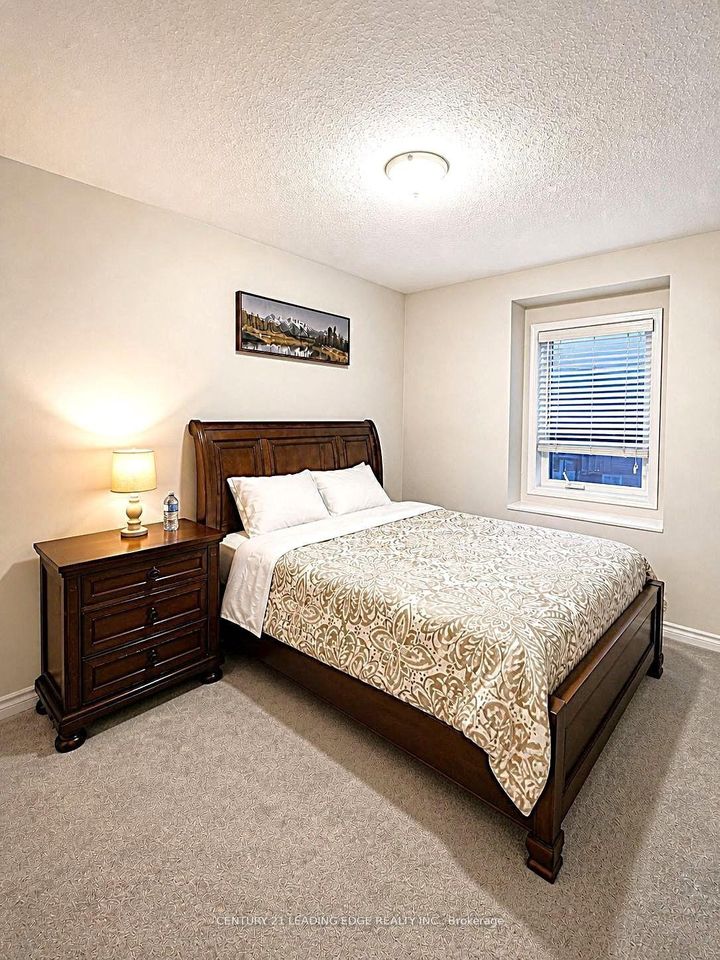 Photo 6 at 5 Fusilier Drive, Birchmount, Toronto
