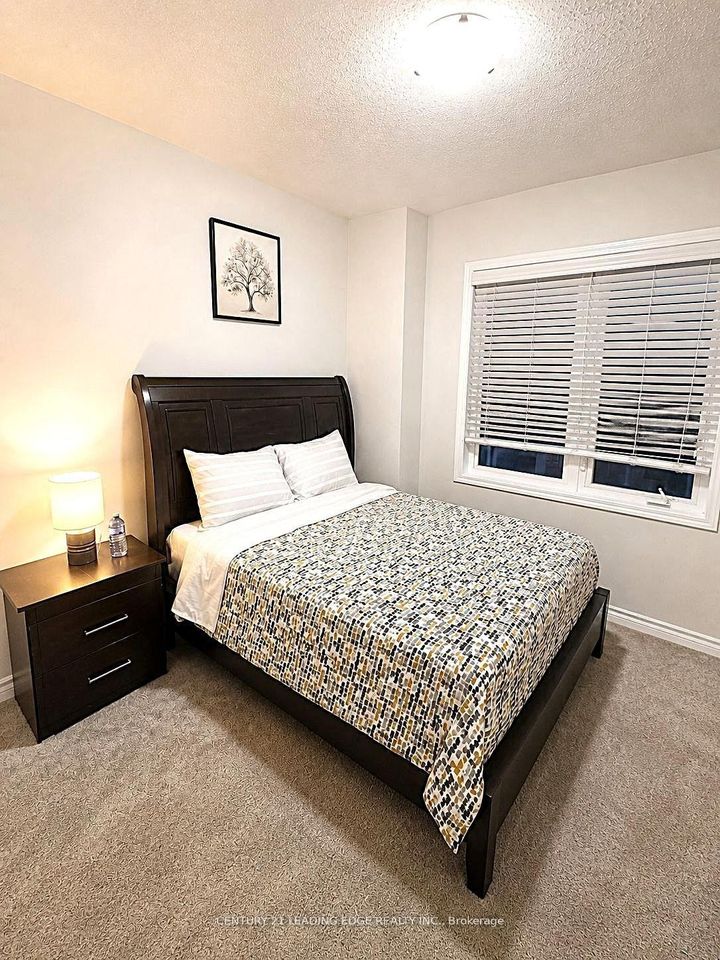Photo 7 at 5 Fusilier Drive, Birchmount, Toronto