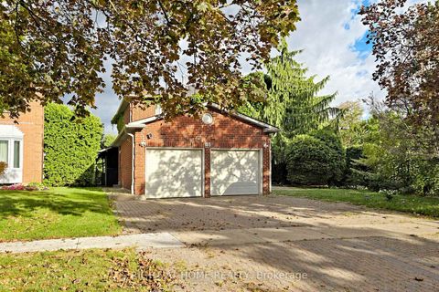 Photo 2 at 43 Topham Crescent, Westbrook, Richmond Hill