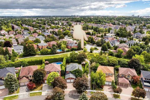 Photo 3 at 43 Topham Crescent, Westbrook, Richmond Hill