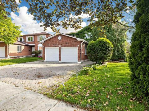 Photo 8 at 43 Topham Crescent, Westbrook, Richmond Hill