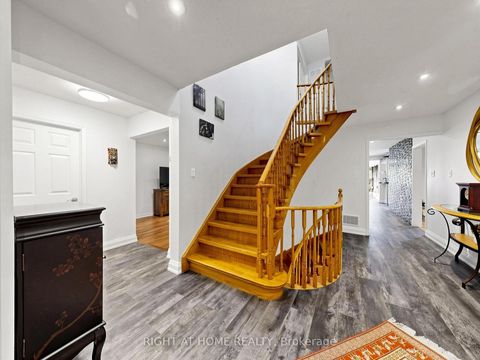 Photo 10 at 43 Topham Crescent, Westbrook, Richmond Hill