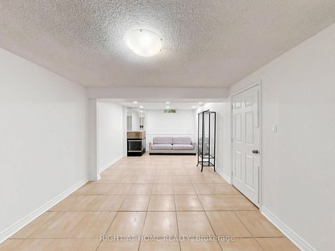 Photo 38 at 43 Topham Crescent, Westbrook, Richmond Hill
