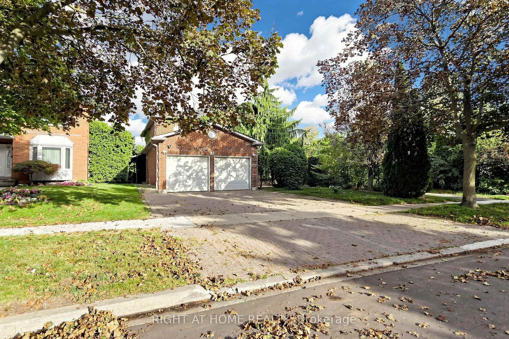 43 Topham Crescent, Westbrook, Richmond Hill photo number 2
