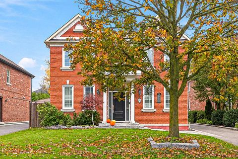 Photo 1 at 63 Oatlands Crescent, Mill Pond, Richmond Hill