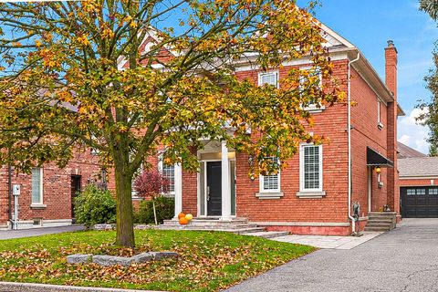 Photo 2 at 63 Oatlands Crescent, Mill Pond, Richmond Hill