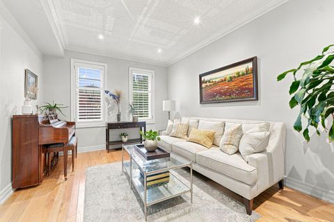Photo 7 at 63 Oatlands Crescent, Mill Pond, Richmond Hill