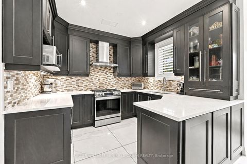 Photo 10 at 63 Oatlands Crescent, Mill Pond, Richmond Hill