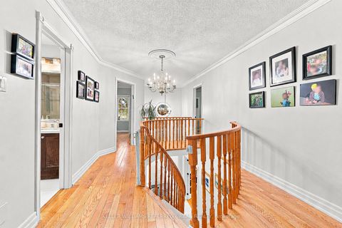 Photo 18 at 63 Oatlands Crescent, Mill Pond, Richmond Hill
