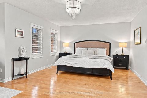 Photo 20 at 63 Oatlands Crescent, Mill Pond, Richmond Hill