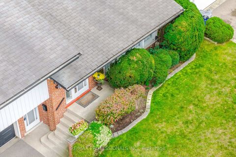 Photo 4 at 9 Humber Ridge Drive, Queensway, Toronto