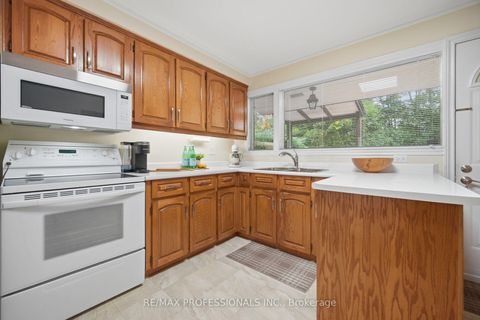 Photo 13 at 9 Humber Ridge Drive, Queensway, Toronto