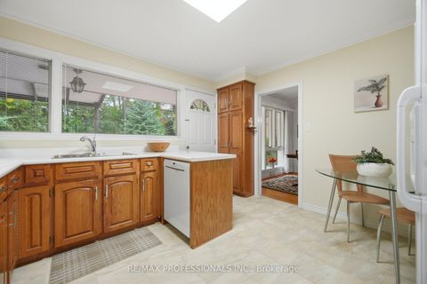 Photo 14 at 9 Humber Ridge Drive, Queensway, Toronto