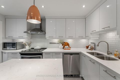 Photo 11 at 25 Northview Avenue, Cliffside, Toronto