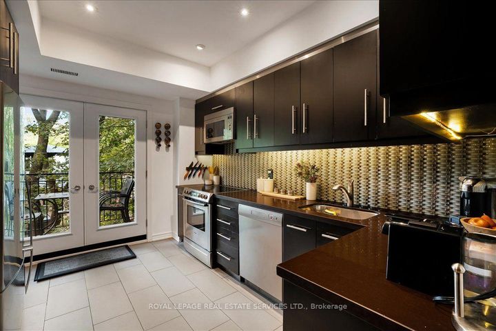 Photo 14 at TH3 - 3525 Yonge Street, York Mills, Toronto