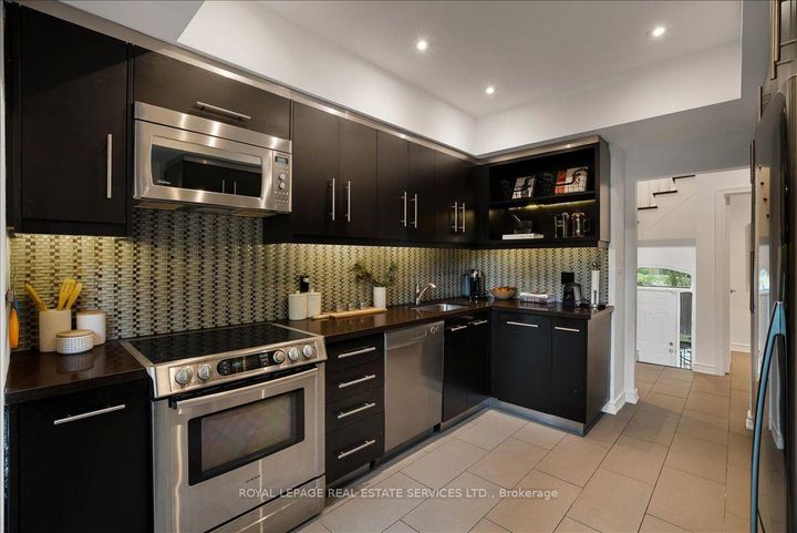 Photo 15 at TH3 - 3525 Yonge Street, York Mills, Toronto