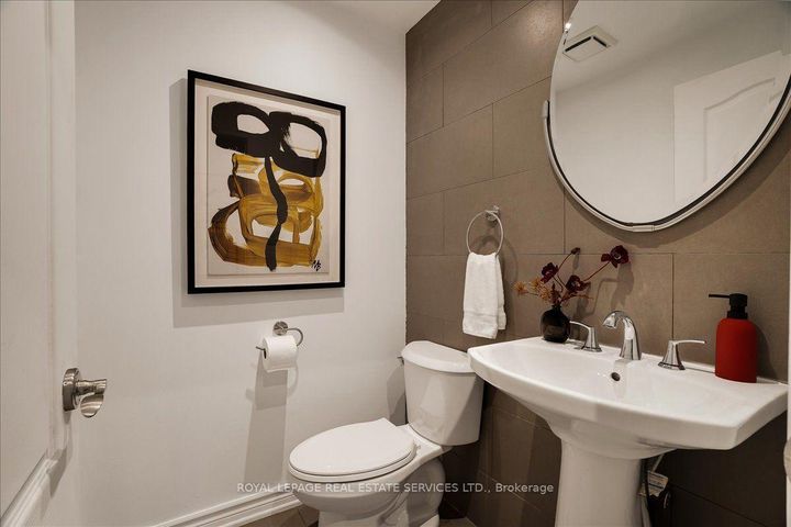 Photo 19 at TH3 - 3525 Yonge Street, York Mills, Toronto