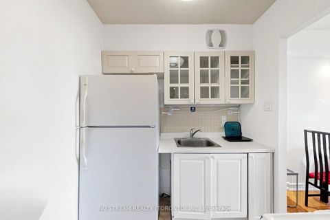 Photo 17 at 604 - 100 Lotherton Pathway, Glen Park, Toronto