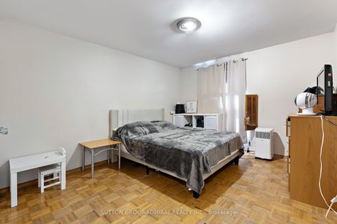 Photo 16 at 11 - 21 Four Winds Drive, York University Heights, Toronto