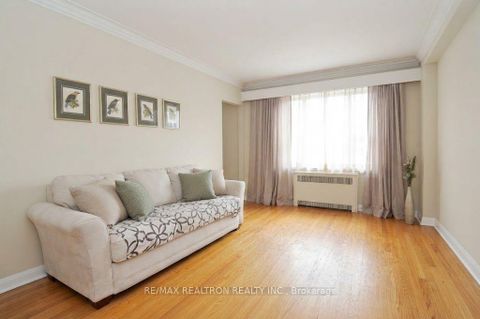 Photo 2 at 72 Hounslow Avenue, Willowdale West, Toronto