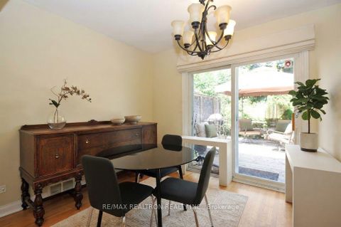 Photo 3 at 72 Hounslow Avenue, Willowdale West, Toronto