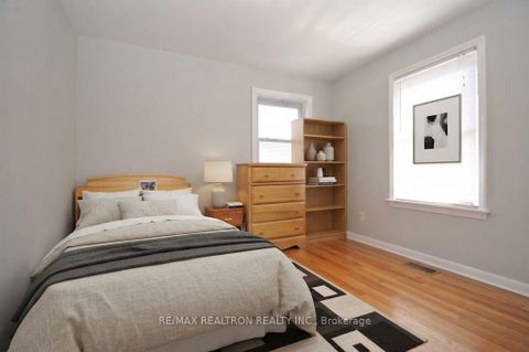 Photo 8 at 72 Hounslow Avenue, Willowdale West, Toronto